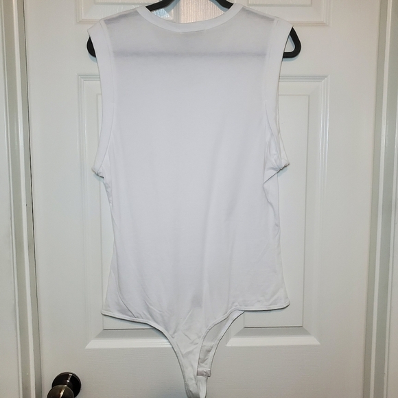 HOUSE OF HARLOW White Tank Bodysuit Size Large NWT - Picture 4 of 6